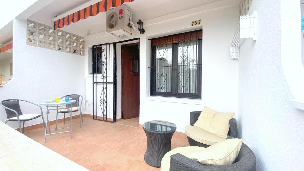 Tenis Sol Levante 103 Roses Exterior photo